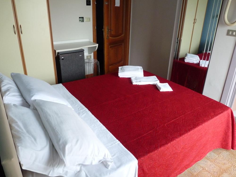 Hotel Elizabeth Bellaria-Igea Marina Buitenkant foto