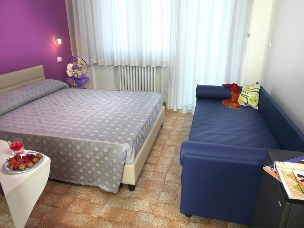 Hotel Elizabeth Bellaria-Igea Marina Buitenkant foto