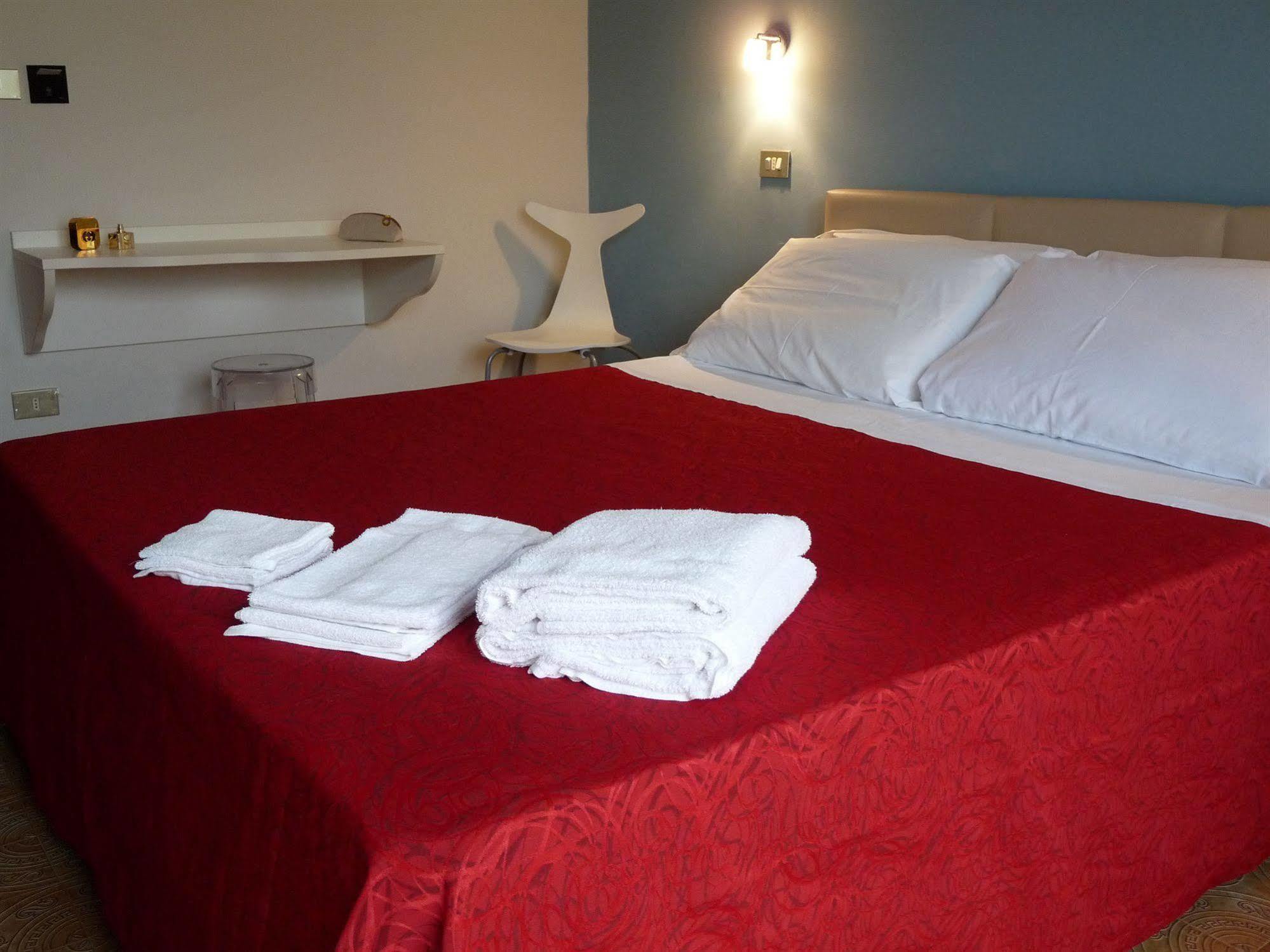 Hotel Elizabeth Bellaria-Igea Marina Buitenkant foto